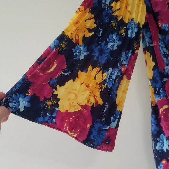 Laurie Felt Floral Blouse Top Women XS Extra Small Colorful Office Career Unique - Picture 2 of 10